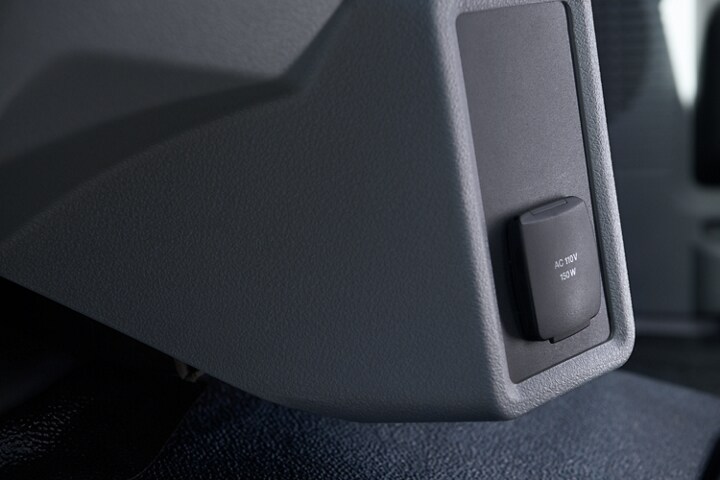 Camion poids moyen Ford 2025 avec prise électrique c.a. de 110 V