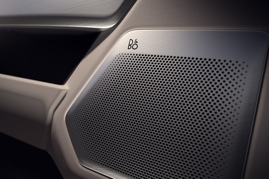 Gros plan du haut-parleur Bang & Olufsen®