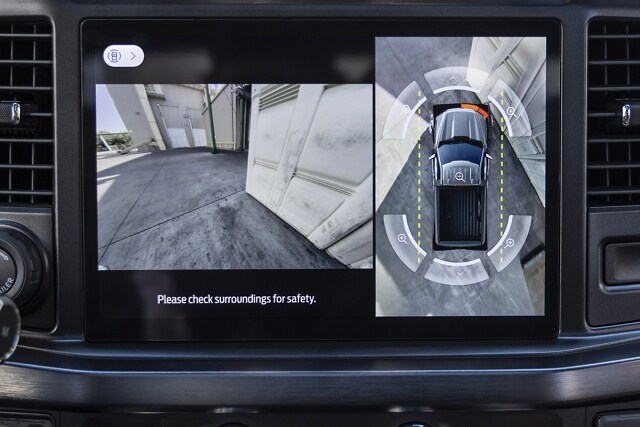 Écran d’affichage montrant une vue de caméra 360 degrés