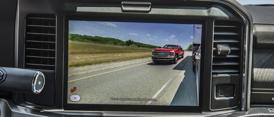 Gros plan de la fonction de couverture de la remorque sur l’écran d’affichage