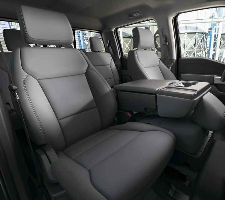 Intérieur d’une camionnette Ford Super Duty® LARIAT® 2025
