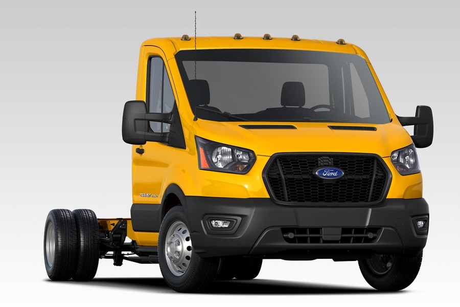 Modèle Ford Transit® tronqué 2025 équipé de l’ensemble de préparation pour autobus scolaire
