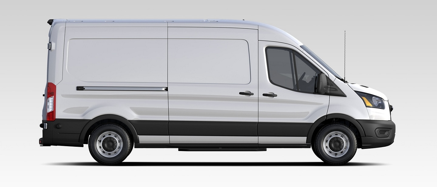 Vue latérale d’une fourgonnette Ford Transit® 2025