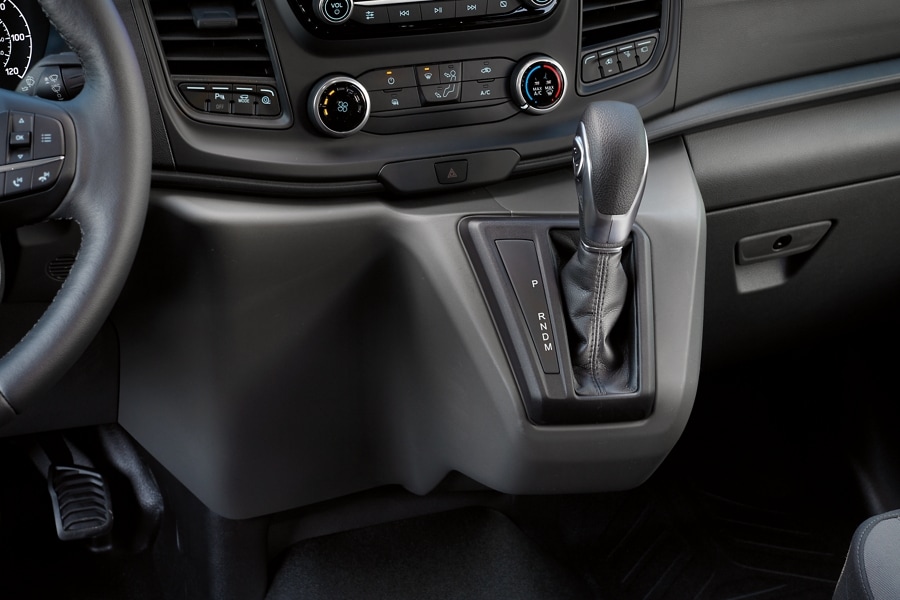 Gros plan du levier de vitesse droit